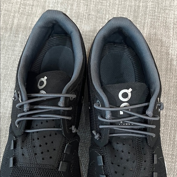 On Running Cloud women’s Athletic Shoes - Black with White Sole - Picture 4 of 10